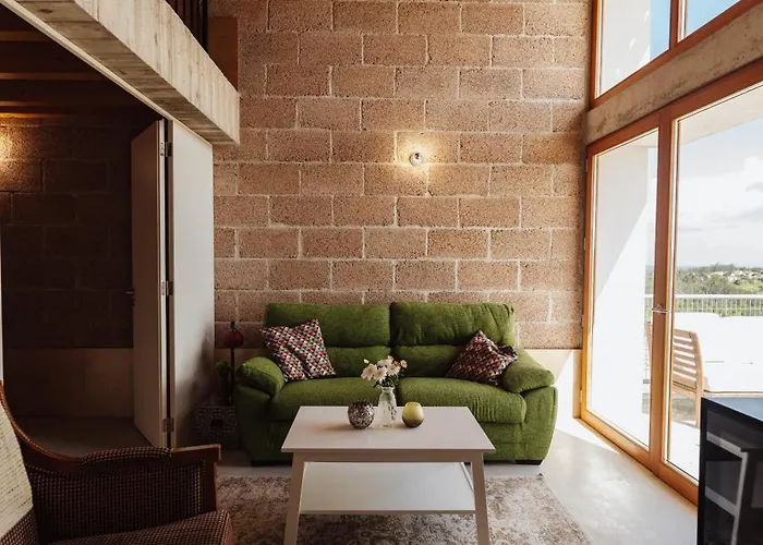 Дом отдыха Quinta Da Chumbaria - Heaven On A Hilltop, Peace And Stunning Views! Лейрия